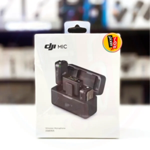 DJI Mic sistema de micrófono inalámbrico profesional para grabación de audio clara y de alta calidad. DJI Mic compacto y portátil ideal para creadores de contenido, entrevistas y grabación de video. Micrófono inalámbrico DJI Mic con conexión estable y excelente captura de voz en exteriores e interiores. DJI Mic compatible con cámaras, smartphones y equipos de grabación profesional para producción audiovisual. Sistema DJI Mic con estuche de carga y transmisión inalámbrica de largo alcance para streaming y vlogging.