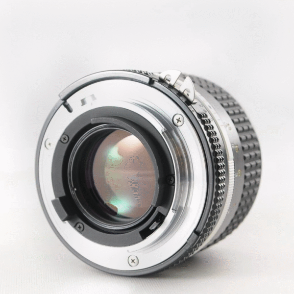 Nikon 85mm F2 AI-S (2)