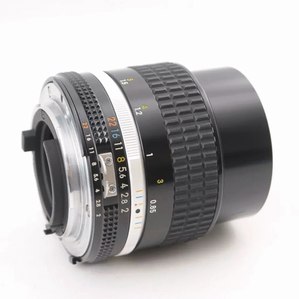 Nikon 85mm F2 AI-S