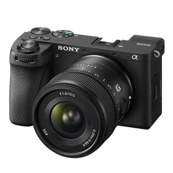 Cámara Sony A6700 mirrorless con sensor APS-C y grabación de video 4K profesional. Sony A6700 con enfoque automático inteligente y tecnología avanzada de seguimiento en tiempo real. Cámara Sony Alpha A6700 compacta y potente ideal para fotografía, vlogging y creación de contenido. Sony A6700 con excelente rendimiento en fotografía nocturna y captura de imágenes de alta resolución. Cámara Sony A6700 diseñada para creadores de contenido, viajes y producción audiovisual profesional.