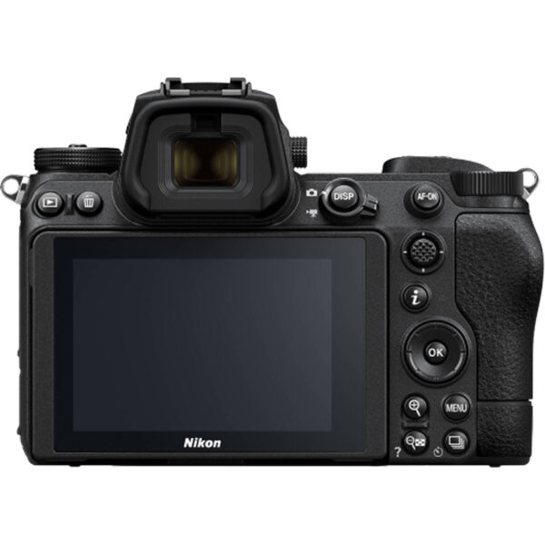 Nikon Z6 II (full-frame, 24.5 MP). Cámara sin espejo con doble procesador, ráfaga de 14 fps y vídeo 4K/60p. Estabilización 5 ejes y doble ranura SD/CFexpress. Ideal para fotografía profesional y video, ofreciendo alto rendimiento y versatilidad.