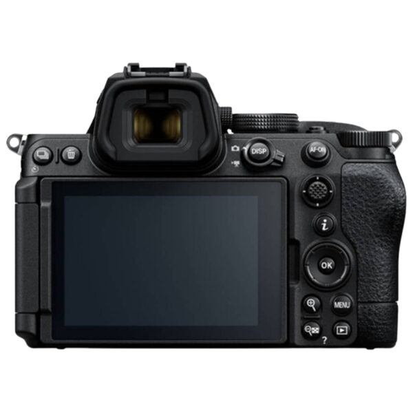 Nikon Z5 II (full-frame, 24.5 MP)【88†L155-L158】. Cámara sin espejo con 5 ejes de estabilización (≈7.5 stops), AF inteligente de 9 tipos de sujeto. Ráfagas de 30 fps y video 4K. Perfecta para fotografía de paisaje, viajes o entornos de poca luz gracias a su sensor full-frame y estabilización.