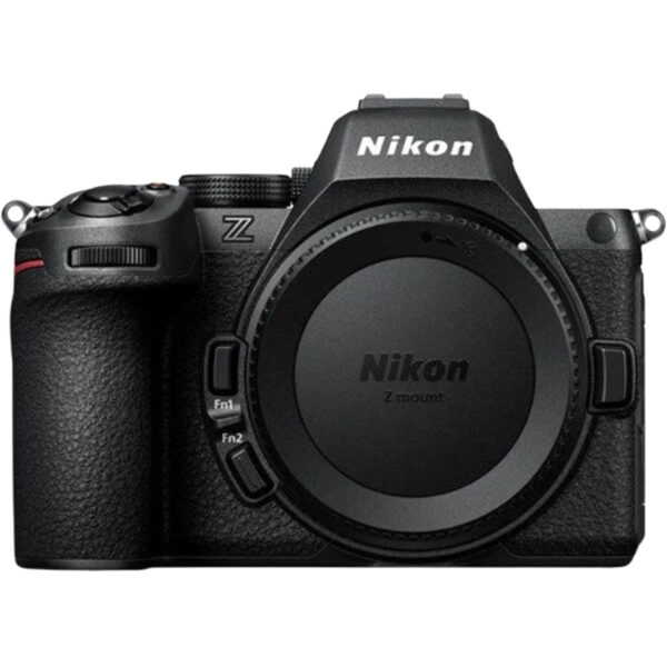 Nikon Z5 II (full-frame, 24.5 MP)【88†L155-L158】. Cámara sin espejo con 5 ejes de estabilización (≈7.5 stops), AF inteligente de 9 tipos de sujeto. Ráfagas de 30 fps y video 4K. Perfecta para fotografía de paisaje, viajes o entornos de poca luz gracias a su sensor full-frame y estabilización.