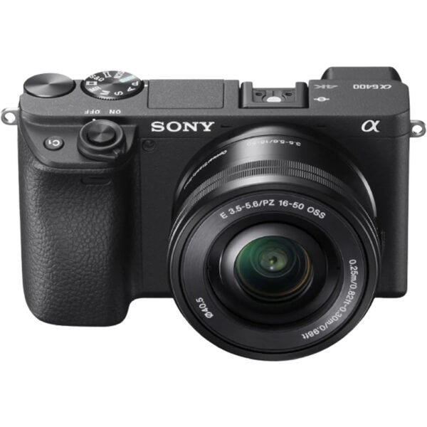 Sony A6400 con lente 16–50 mm (APS-C, 24.2 MP). Mirrorless con AF híbrido y Eye-AF, ráfagas de 11 fps. Graba 4K/30p. Cuerpo compacto sin estabilización interna, pero ideal para fotografía/vídeo en viajes y vlogs por su rapidez y calidad de imagen.