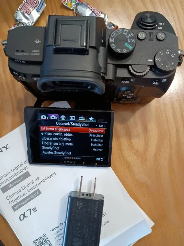 Pantalla LCD y botones traseros de cuerpo Sony Alpha 7 III