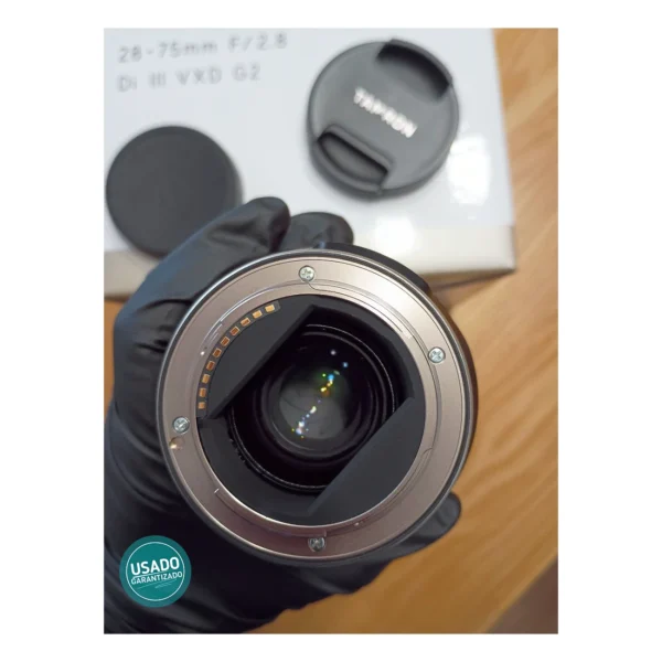 Accesorios incluidos con el Tamron 28-75mm G2 y Lente Tamron 28-75mm f/2.8 G2 en excelente estado