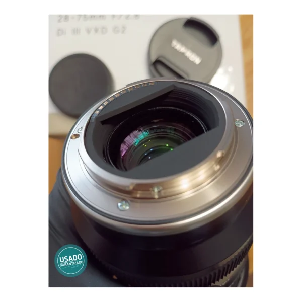 Montura Sony E del lente Tamron 28-75mm f/2.8 Di III VXD G2 usado en excelente estado.